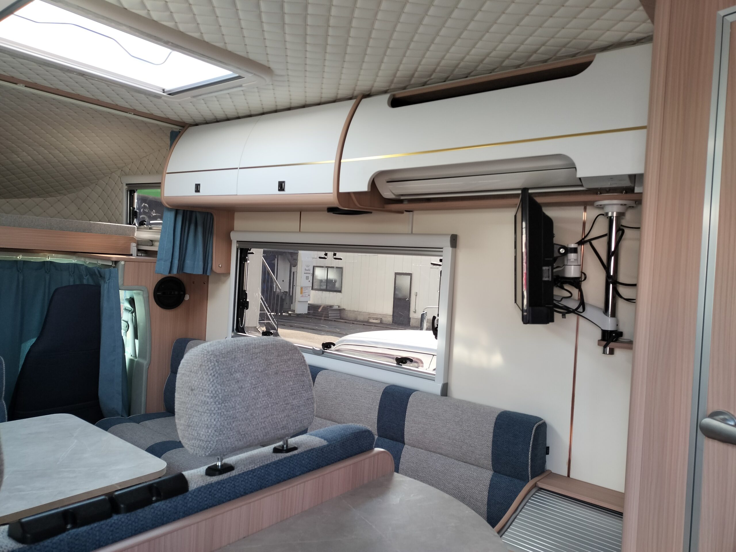 Vehicle gallery image