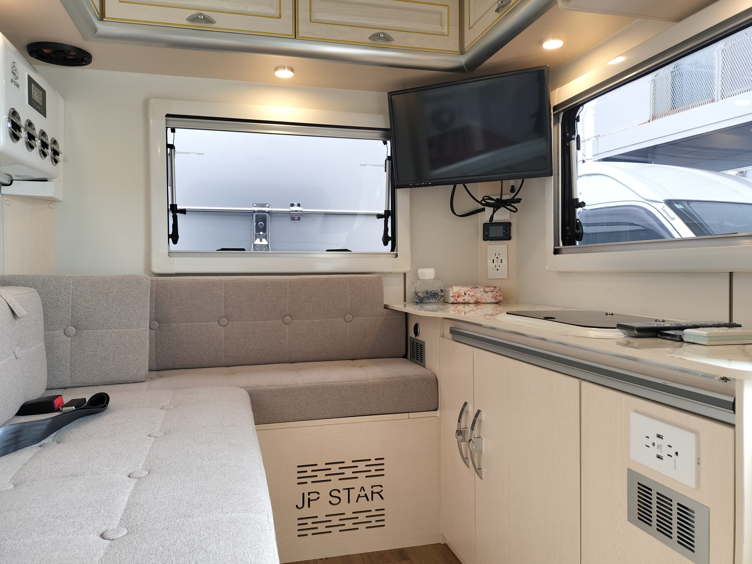 Vehicle gallery image