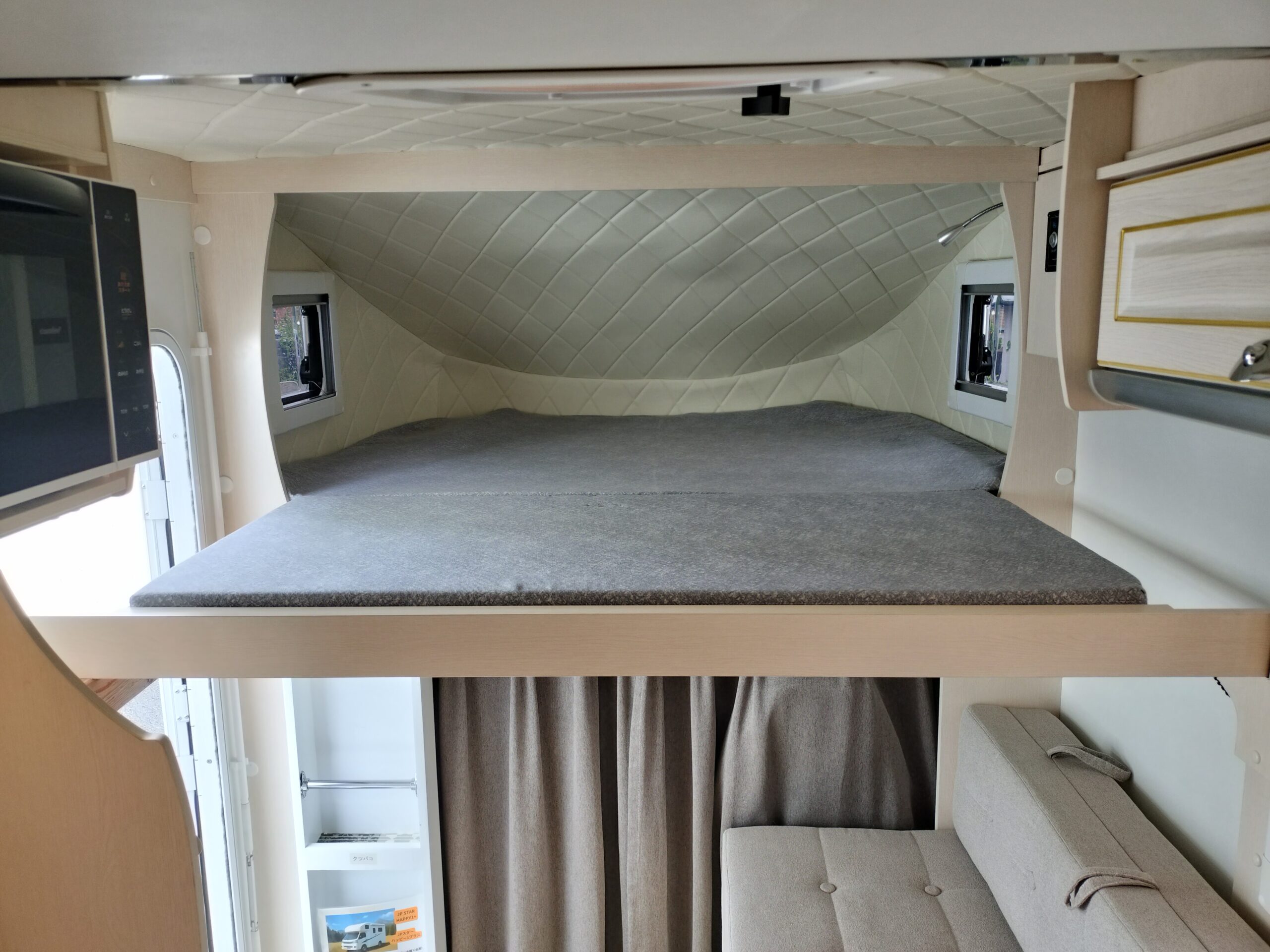 Vehicle gallery image