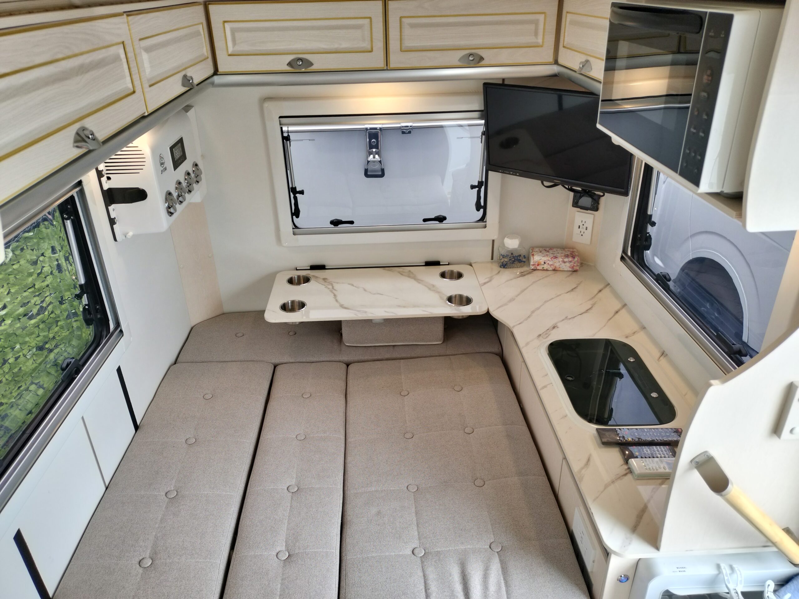Vehicle gallery image